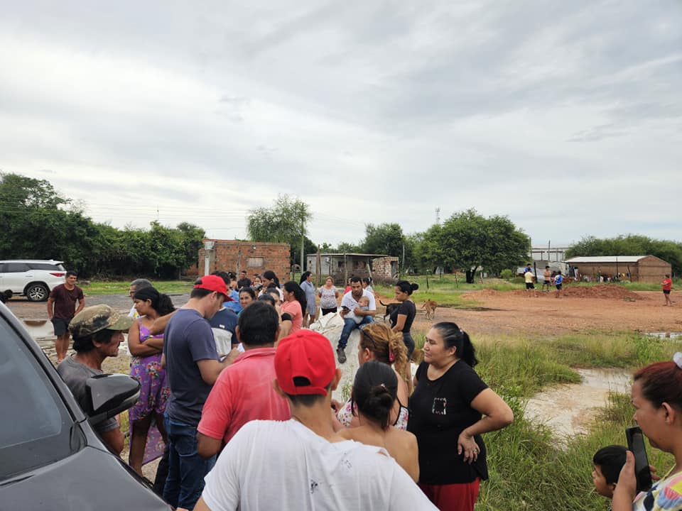 Trabajos de limpieza y apoyo a vecinos de  diferentes barrios